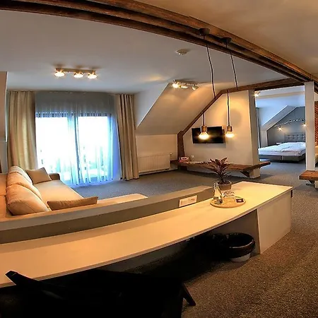 Gorecznik فندق أوستروف فيلكابورسكي